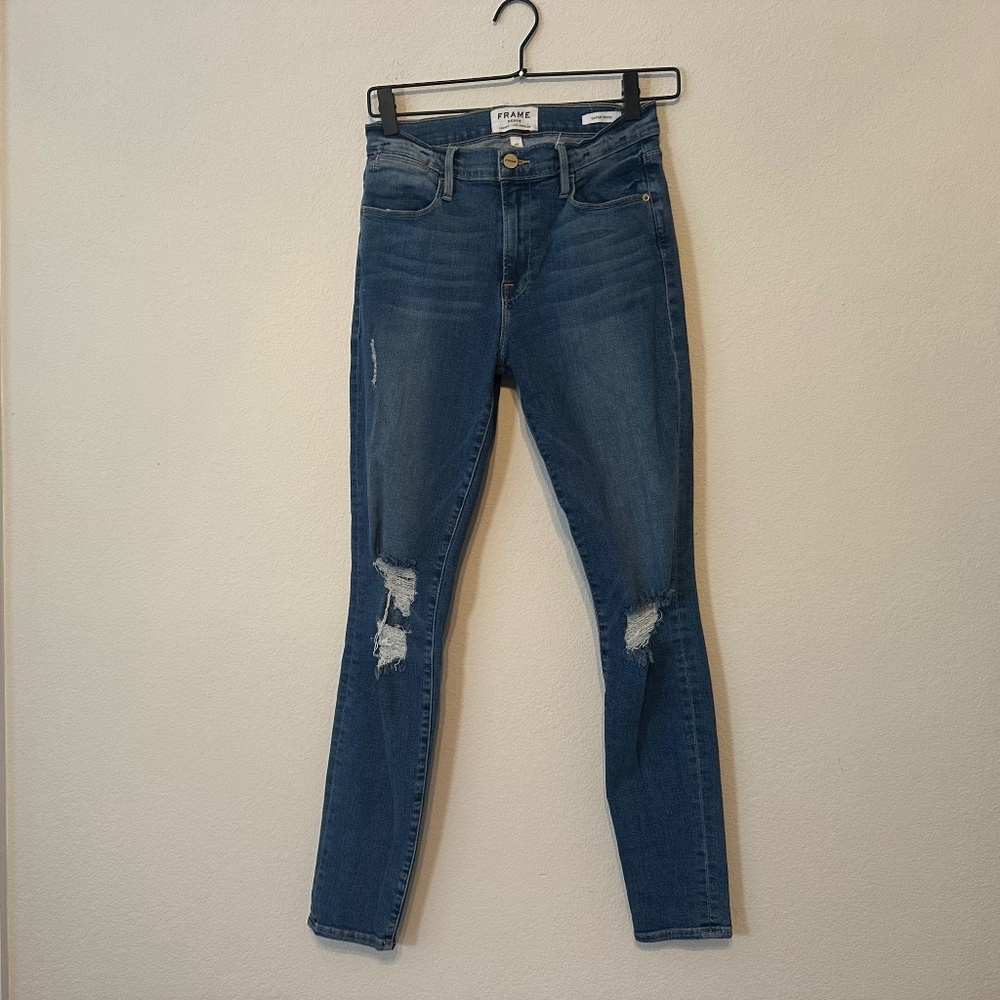 FRAME - Le High Skinny in Navy Yard Distressed Jeans
